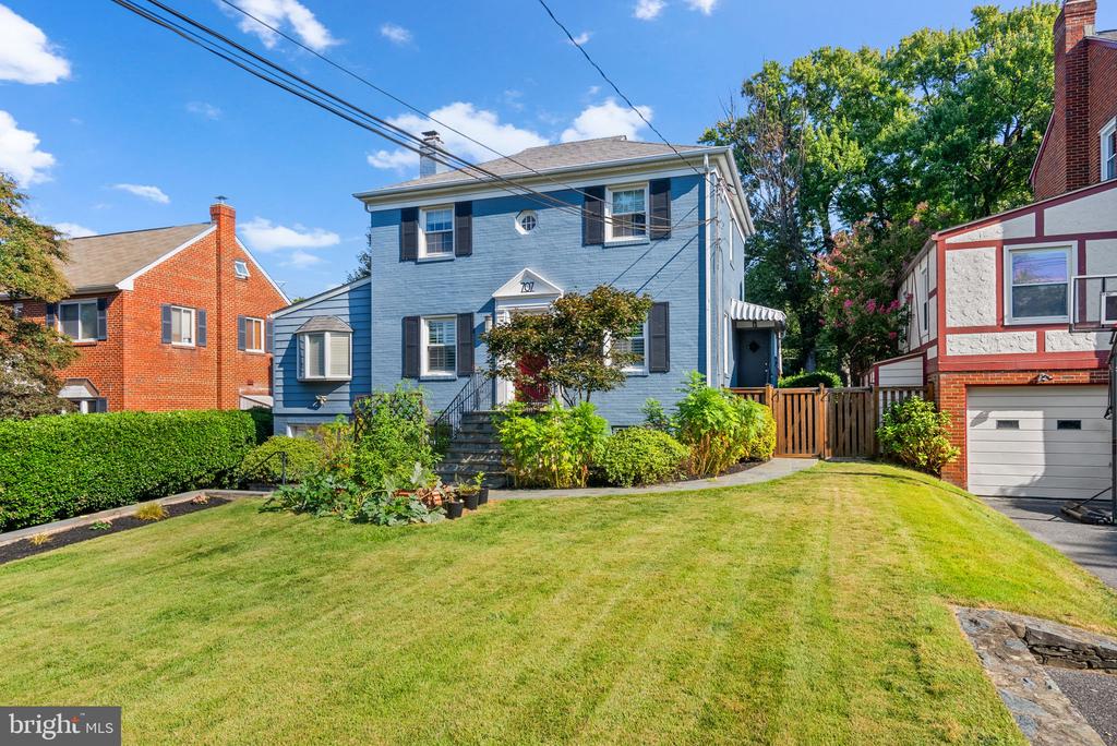 707 FOREST GLEN ROAD