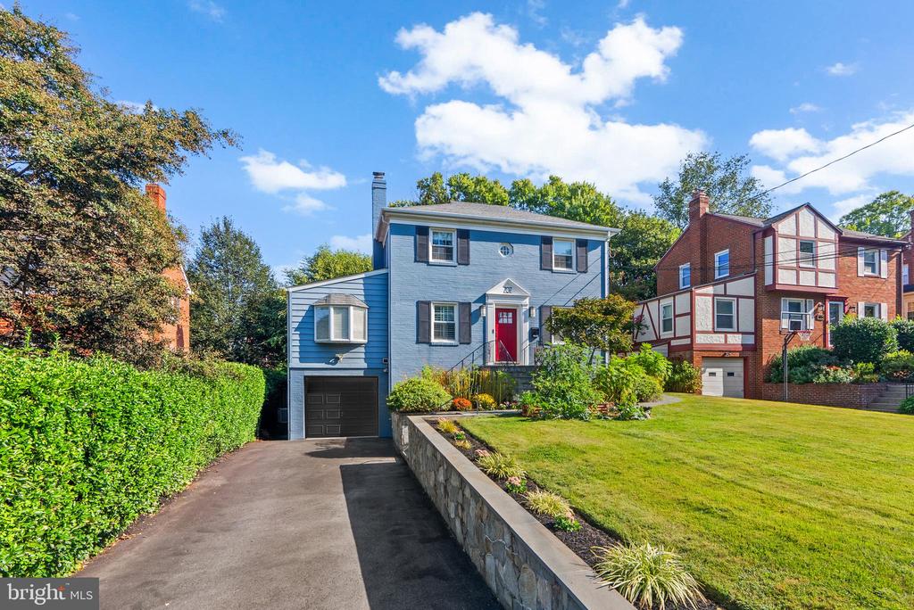 707 FOREST GLEN ROAD