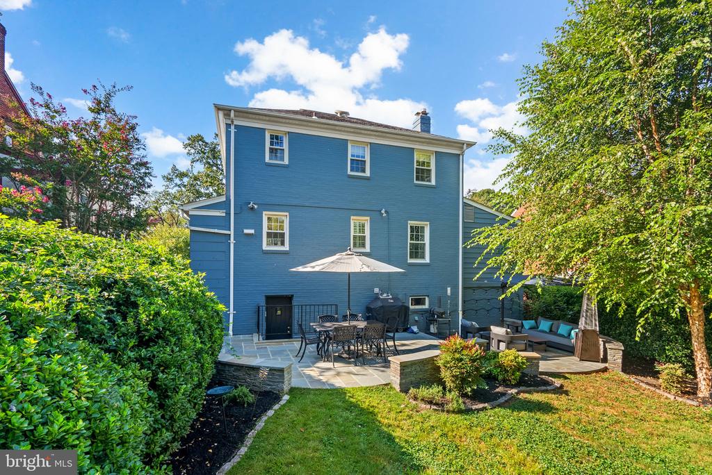707 FOREST GLEN ROAD