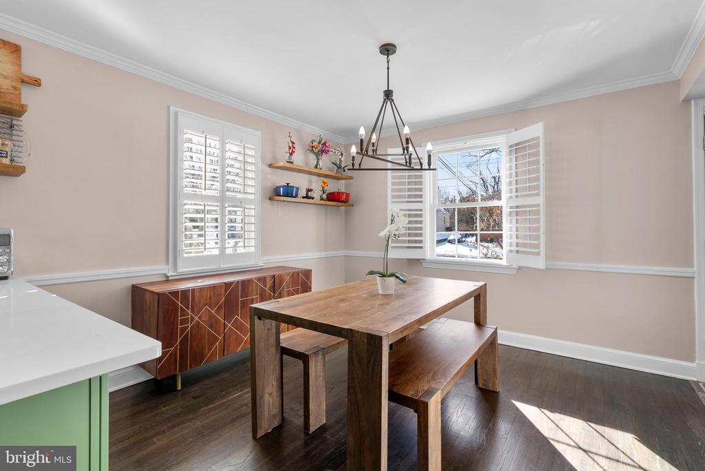 707 FOREST GLEN ROAD