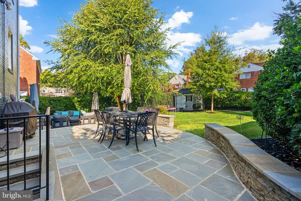 707 FOREST GLEN ROAD