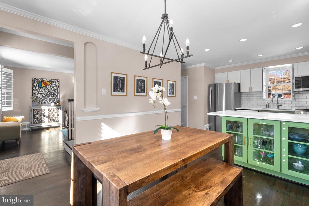 707 FOREST GLEN ROAD