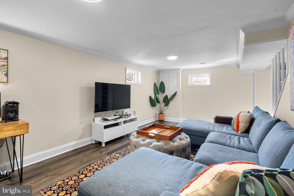 707 FOREST GLEN ROAD