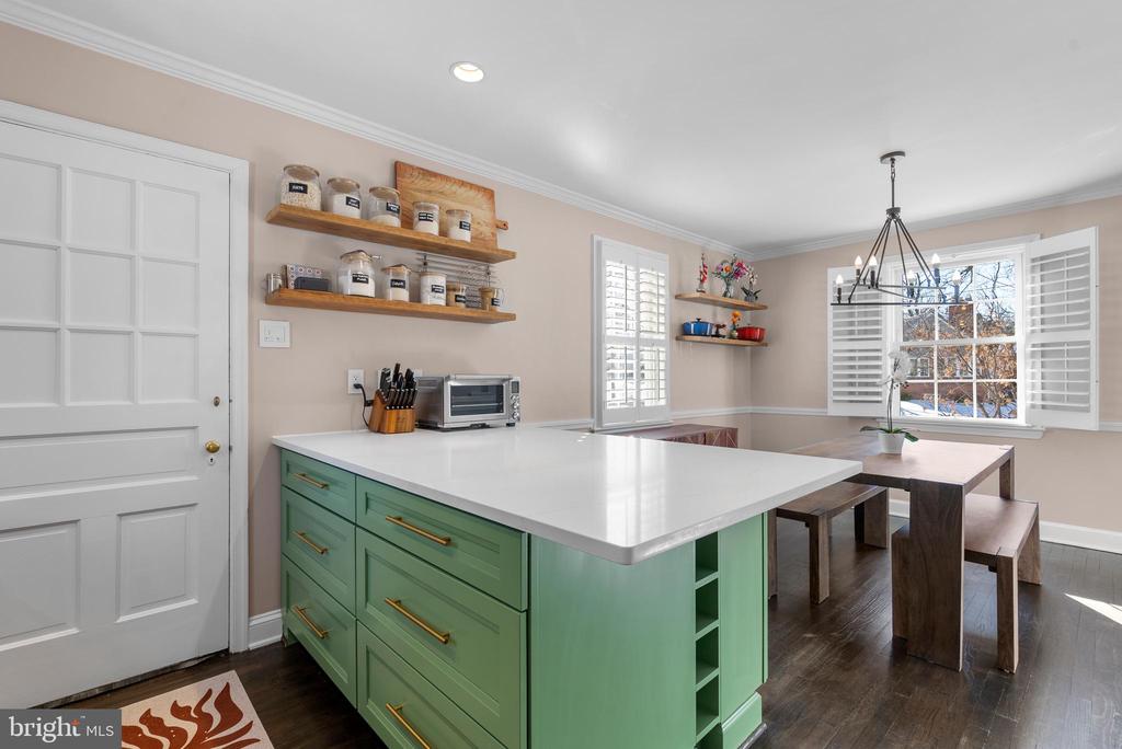 707 FOREST GLEN ROAD