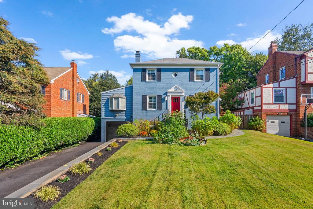 707 FOREST GLEN ROAD
