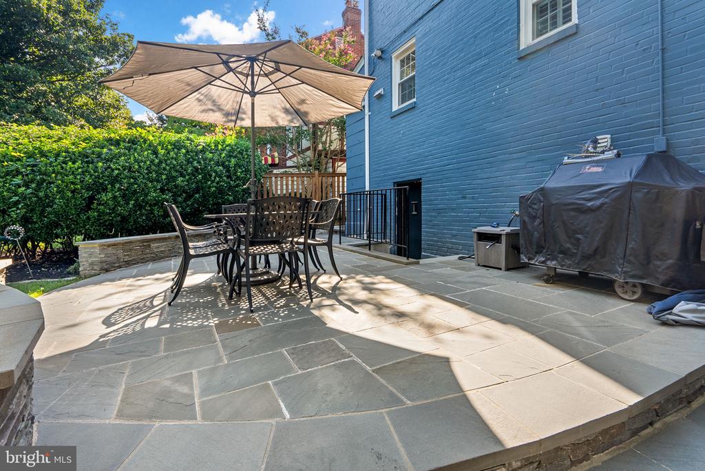 707 FOREST GLEN ROAD