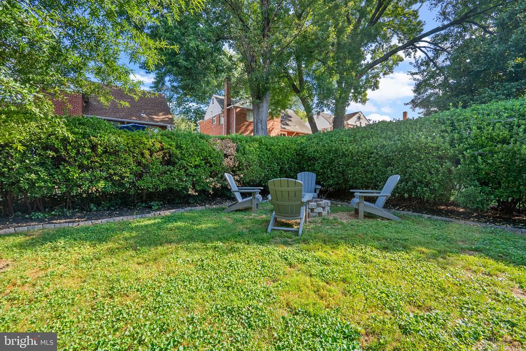 707 FOREST GLEN ROAD