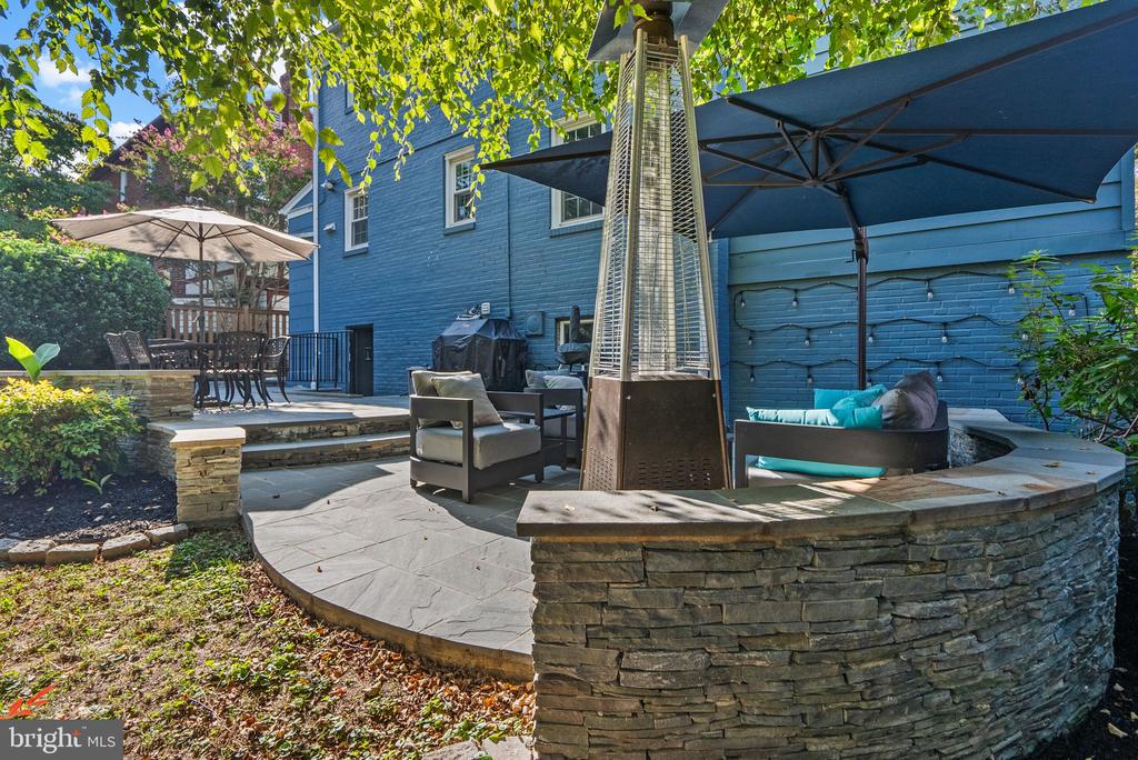 707 FOREST GLEN ROAD