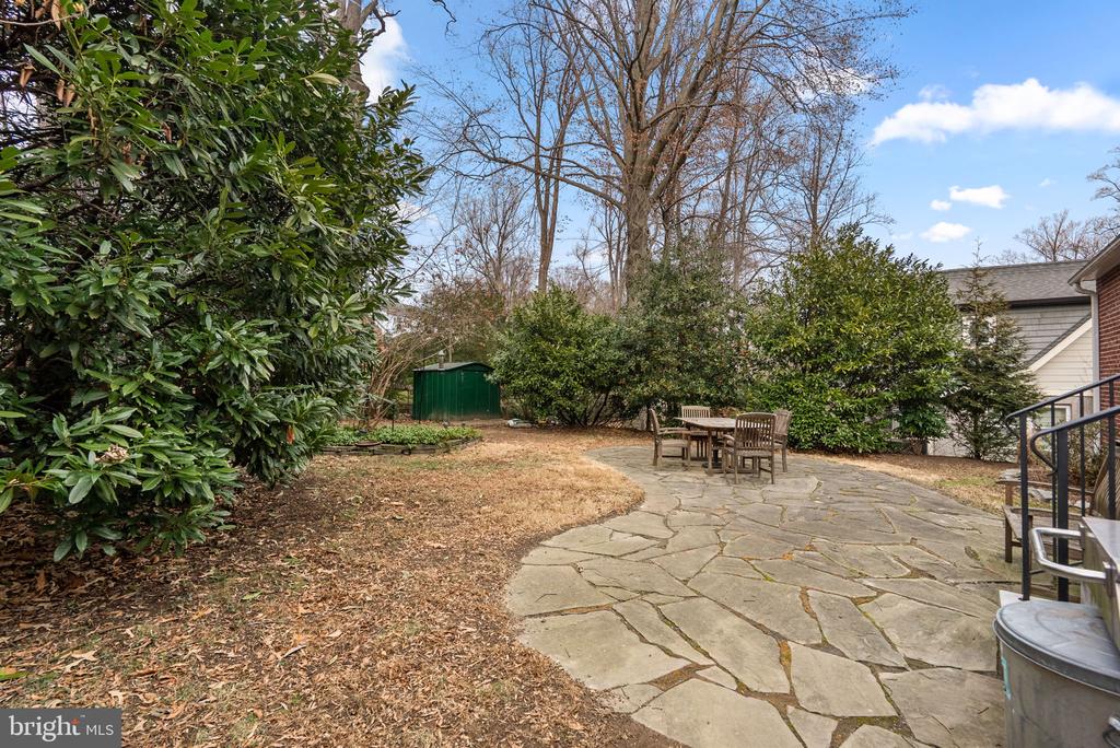 414 HILLMOOR DRIVE