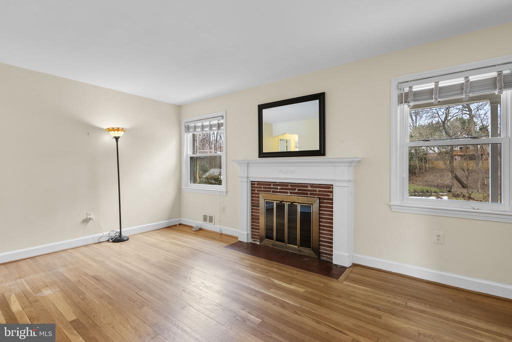 414 HILLMOOR DRIVE