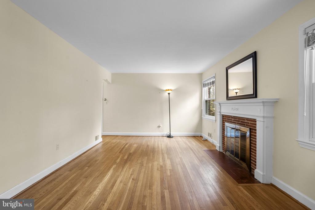 414 HILLMOOR DRIVE