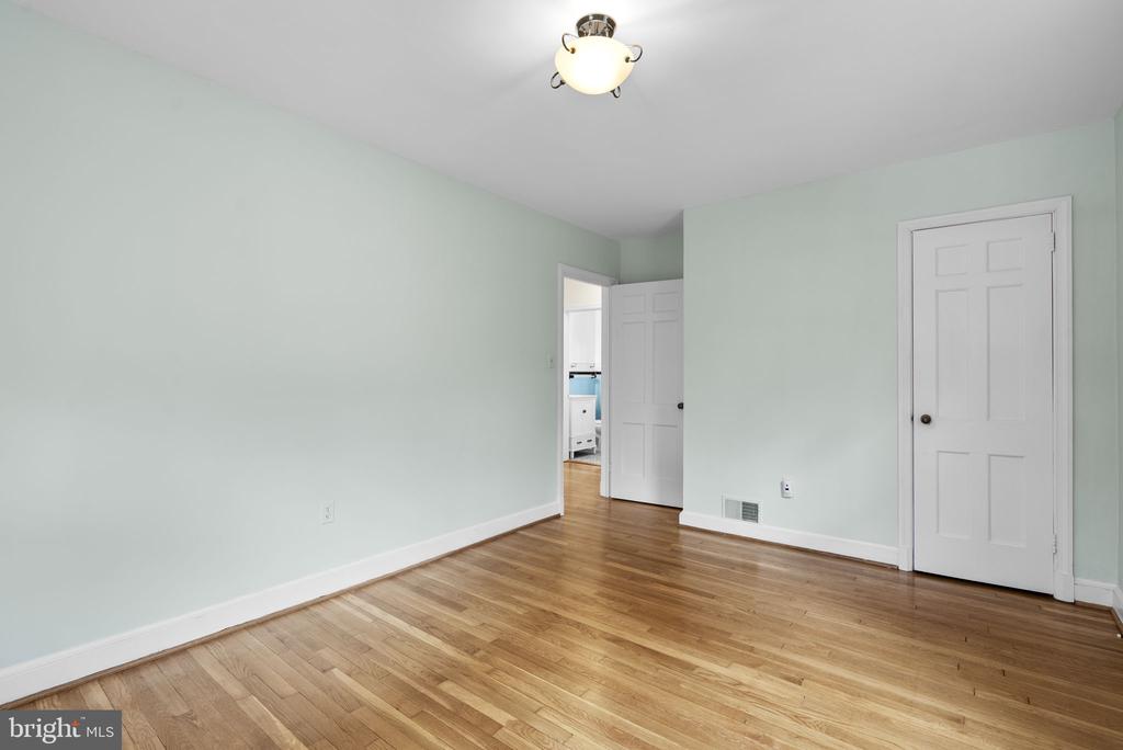 414 HILLMOOR DRIVE