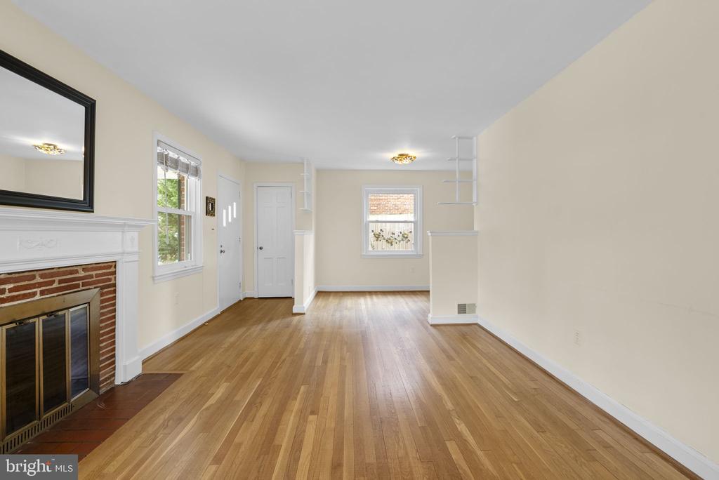 414 HILLMOOR DRIVE