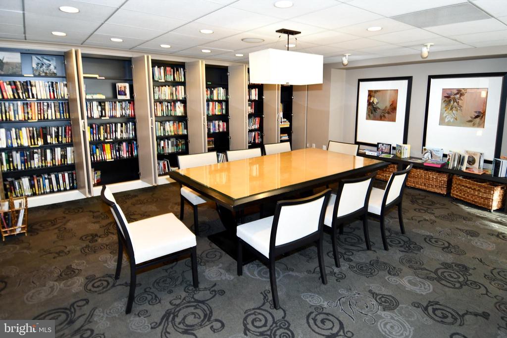 4601 N PARK AVENUE Unit: 101