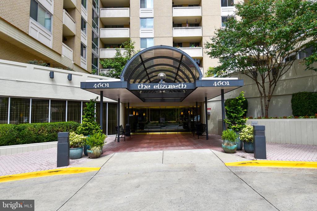 4601 N PARK AVENUE Unit: 101