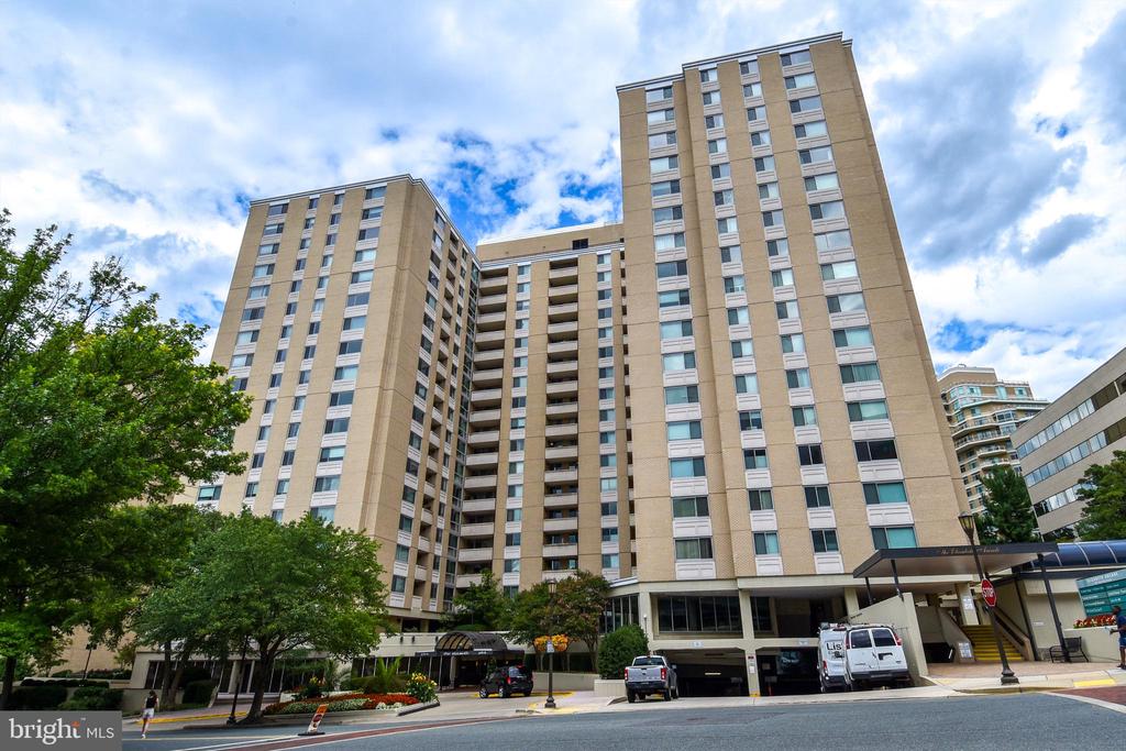 4601 N PARK AVENUE Unit: 101