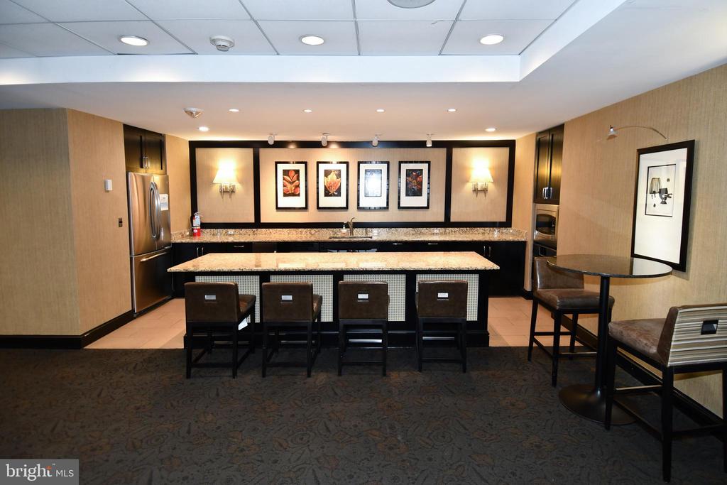 4601 N PARK AVENUE Unit: 101