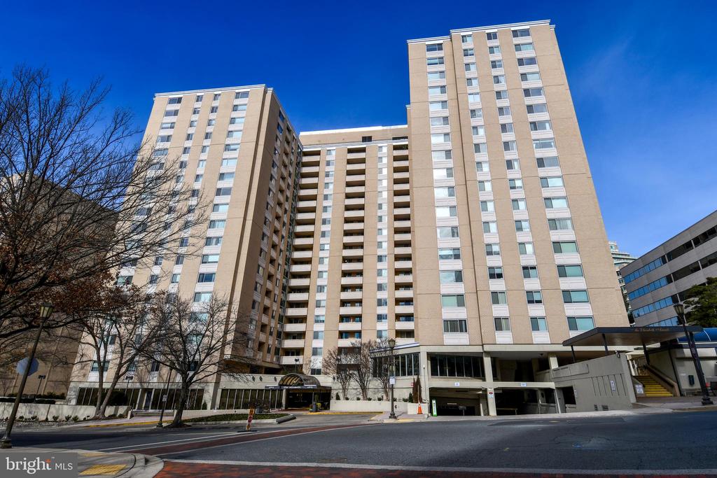 4601 N PARK AVENUE Unit: 101