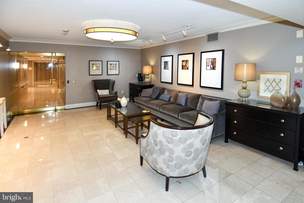 4601 N PARK AVENUE Unit: 101