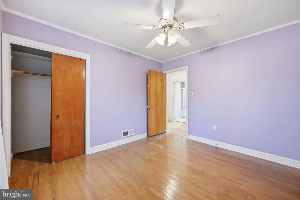 703 NORTHWEST DRIVE