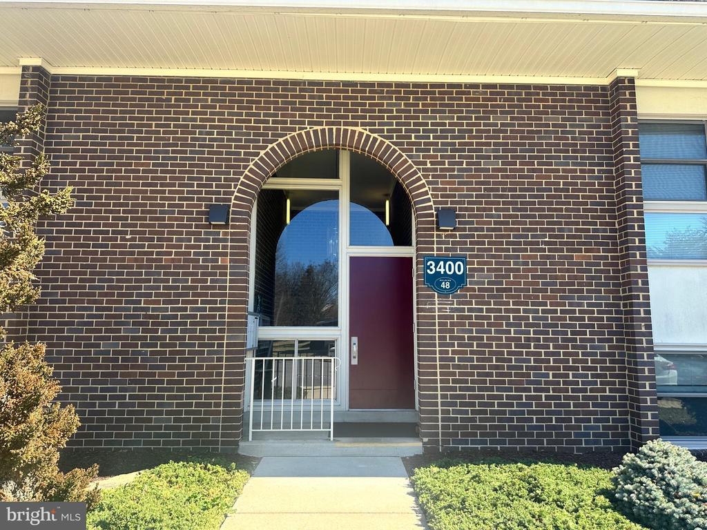 3400 CHISWICK COURT Unit: 48-2A