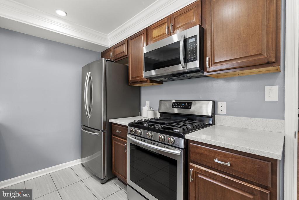 9886 HOLLOW GLEN PLACE Unit: 2538A