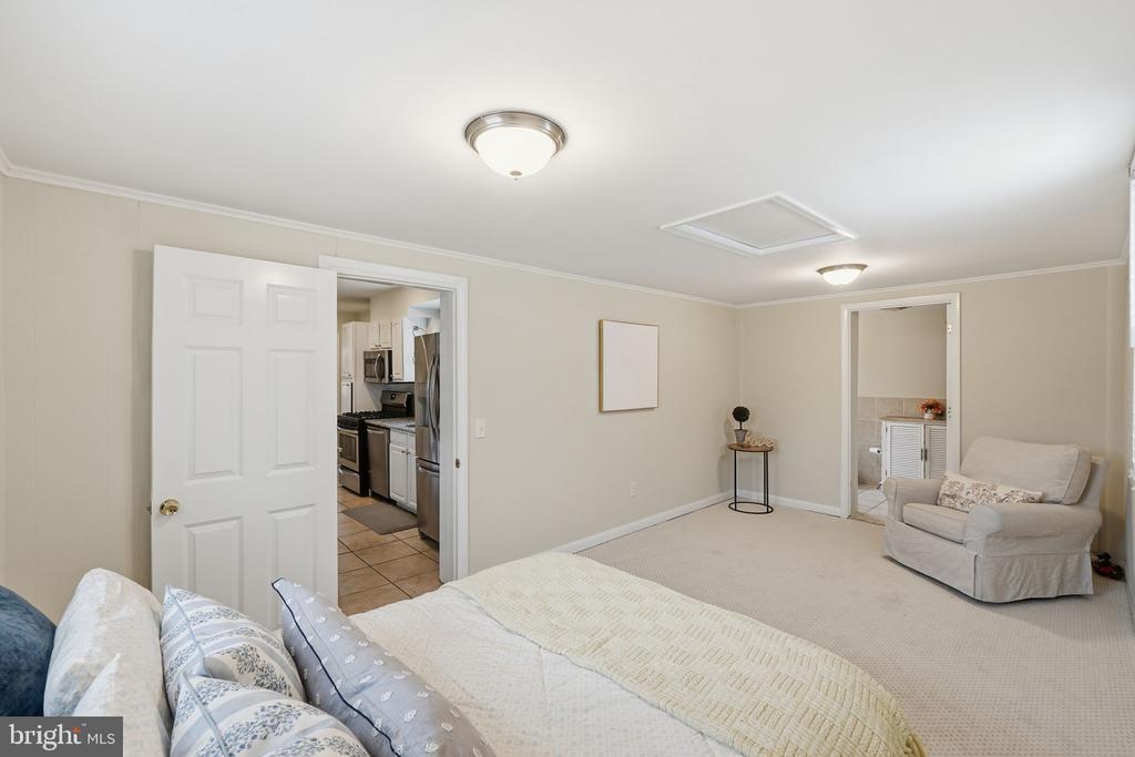 10304 RIDGEMOOR DRIVE