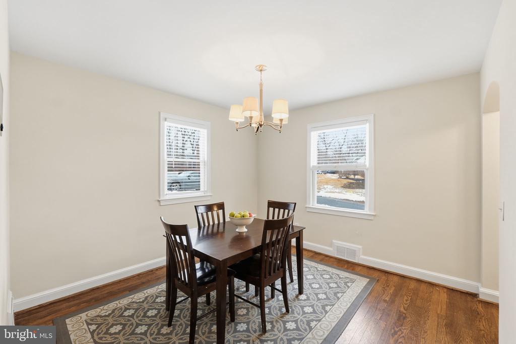 10304 RIDGEMOOR DRIVE