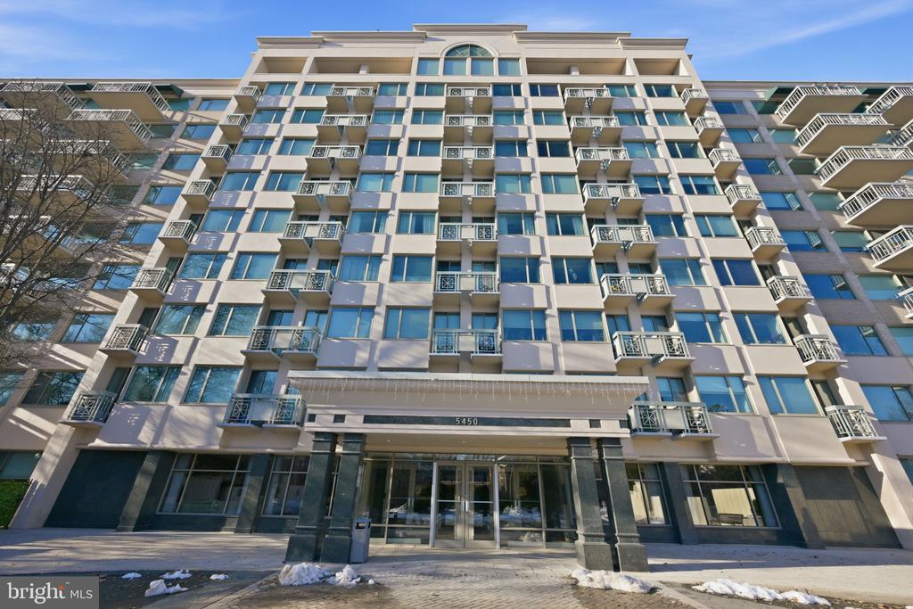 5450 WHITLEY PARK TERRACE Unit: HR-901