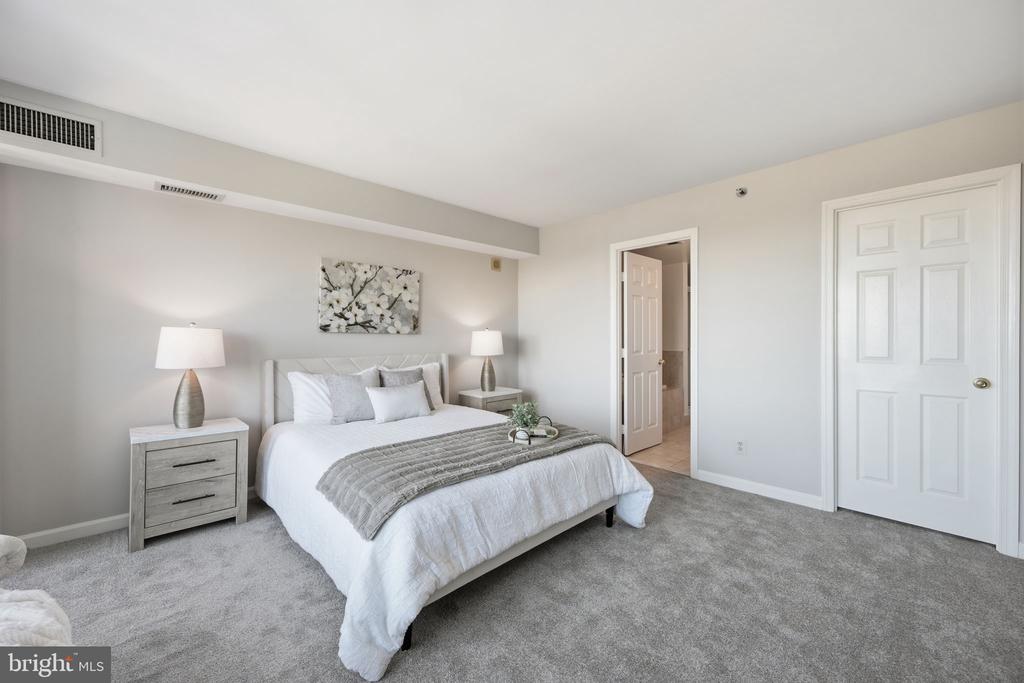 5450 WHITLEY PARK TERRACE Unit: HR-901