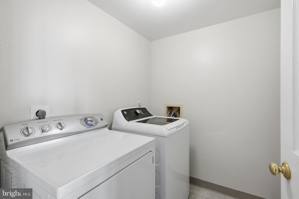 5450 WHITLEY PARK TERRACE Unit: HR-901