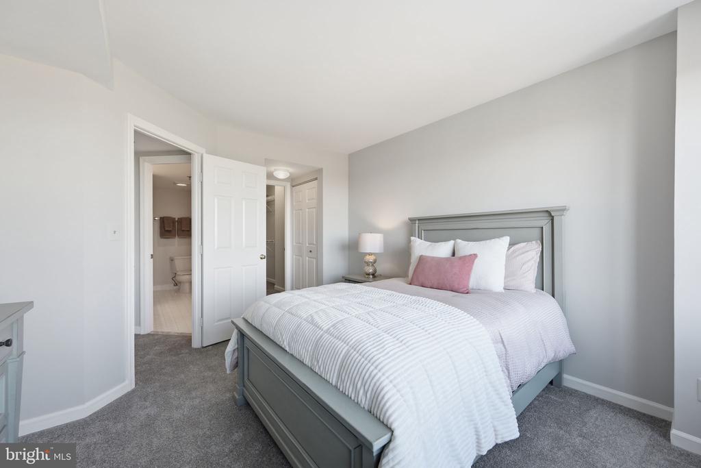 5450 WHITLEY PARK TERRACE Unit: HR-901
