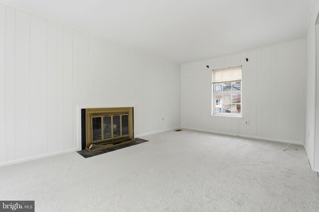 25945 LASALLE COURT