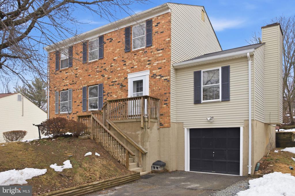 25945 LASALLE COURT