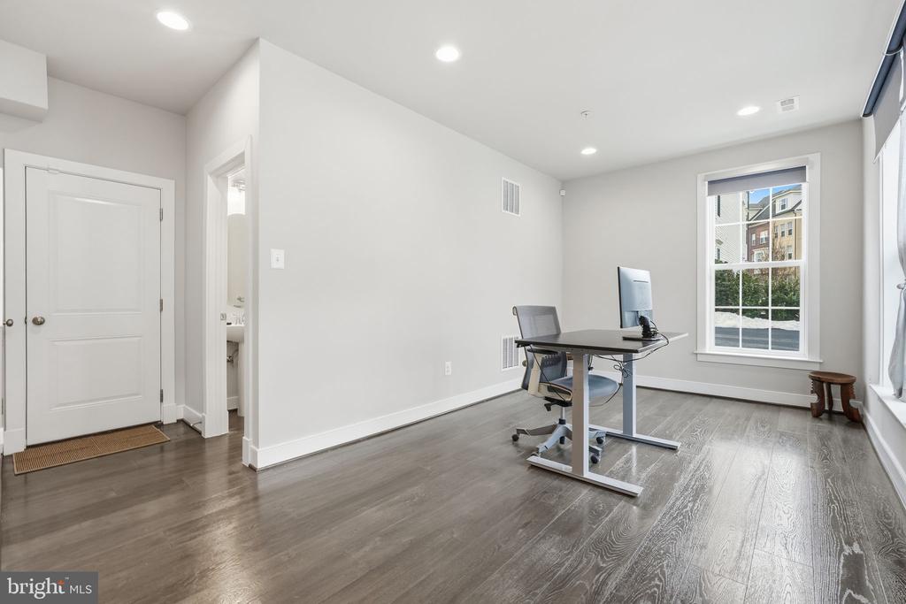 2511 AUDEN DRIVE