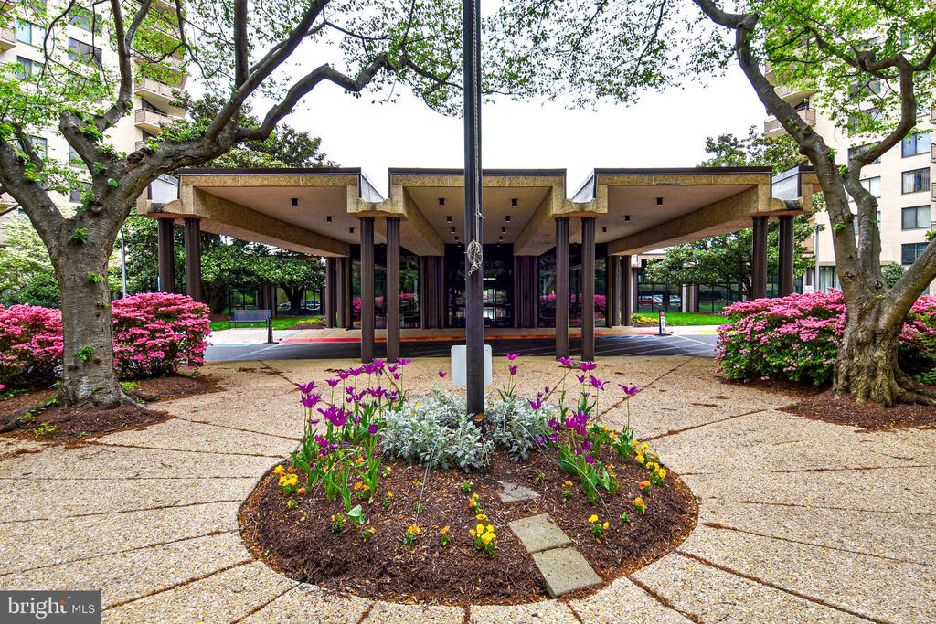 5225 POOKS HILL ROAD Unit: 803 N