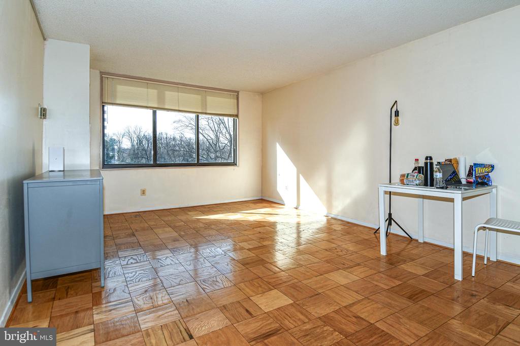 5225 POOKS HILL ROAD Unit: 803 N