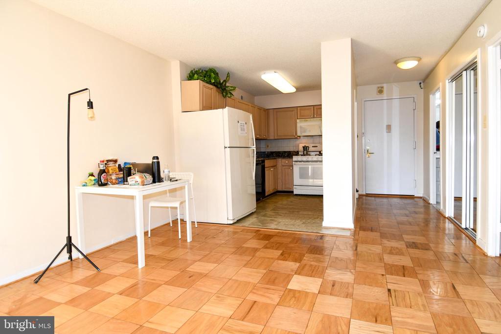 5225 POOKS HILL ROAD Unit: 803 N