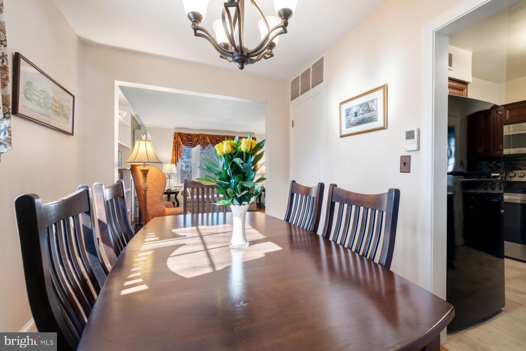 9225 VILLA DRIVE