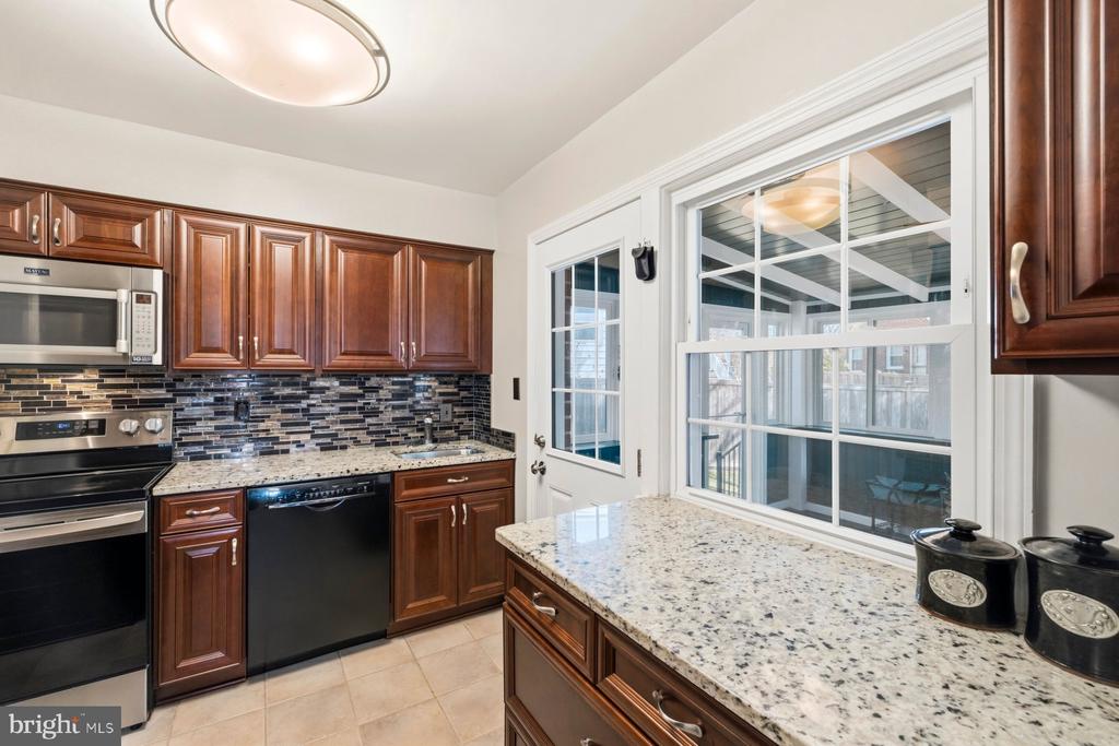 9225 VILLA DRIVE