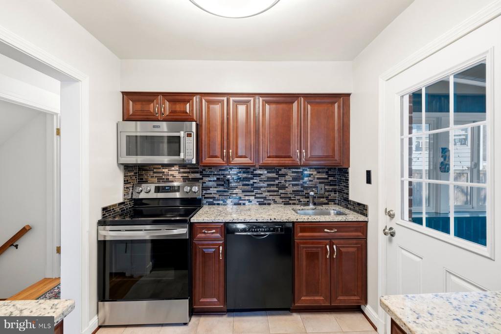9225 VILLA DRIVE