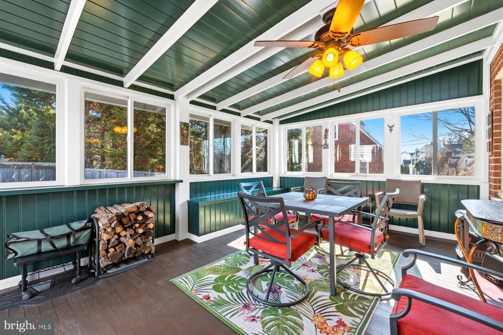 9225 VILLA DRIVE