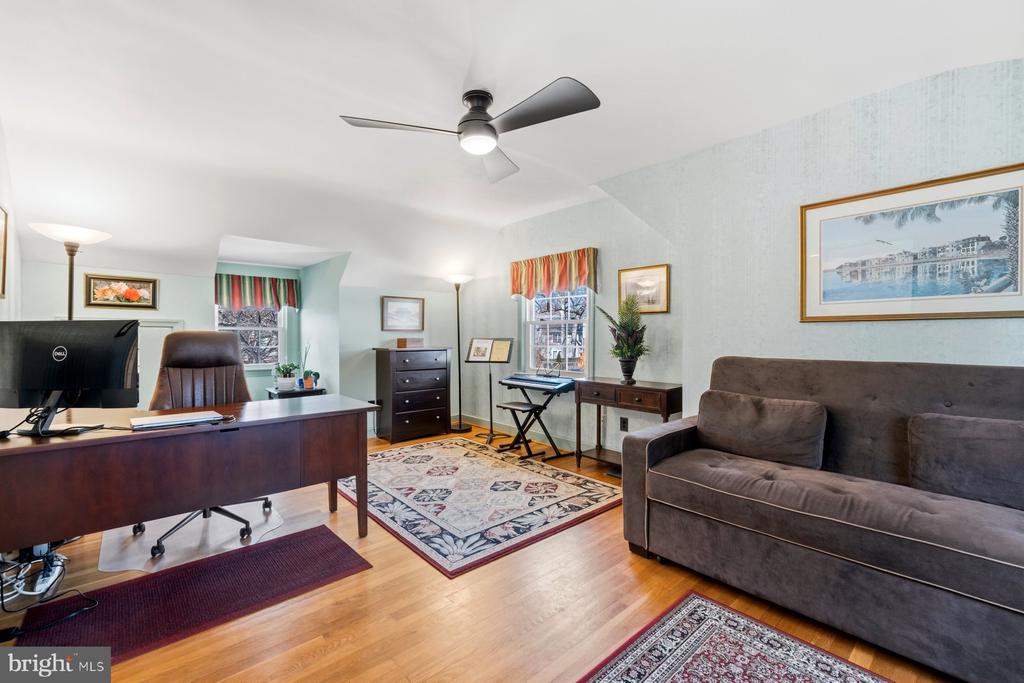 9225 VILLA DRIVE
