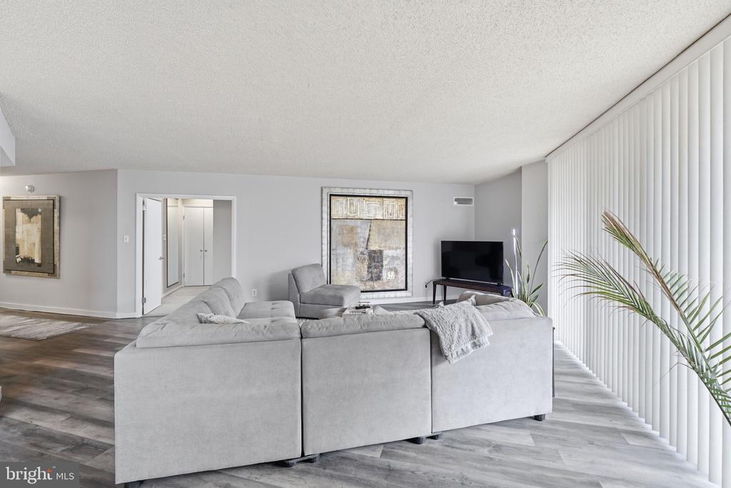 5225 POOKS HILL ROAD Unit: 1401N