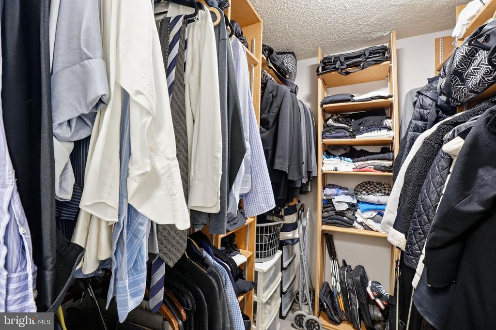 5225 POOKS HILL ROAD Unit: 1401N