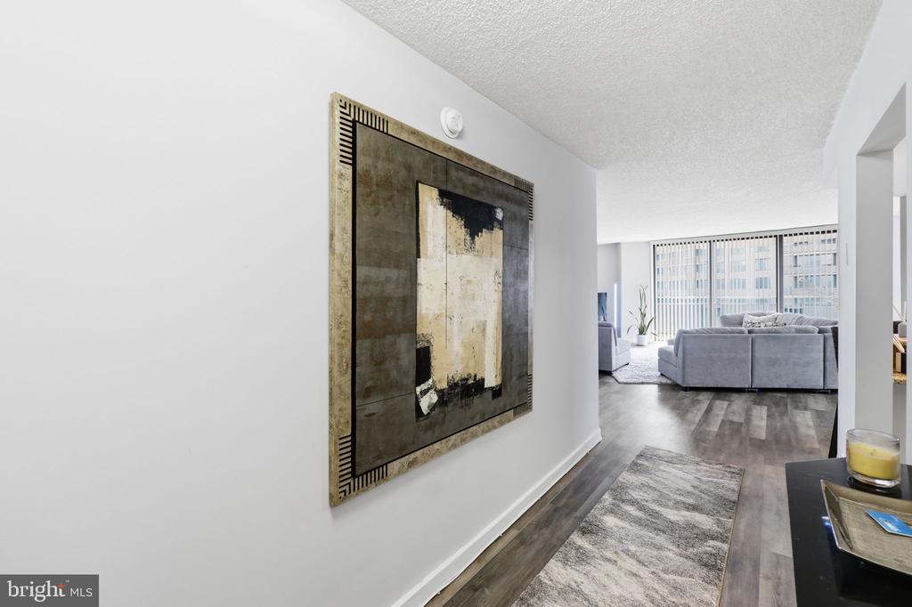 5225 POOKS HILL ROAD Unit: 1401N