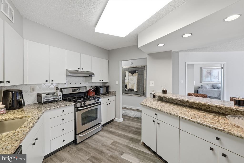 5225 POOKS HILL ROAD Unit: 1401N