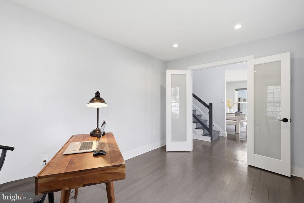 207 UPSHIRE CIRCLE