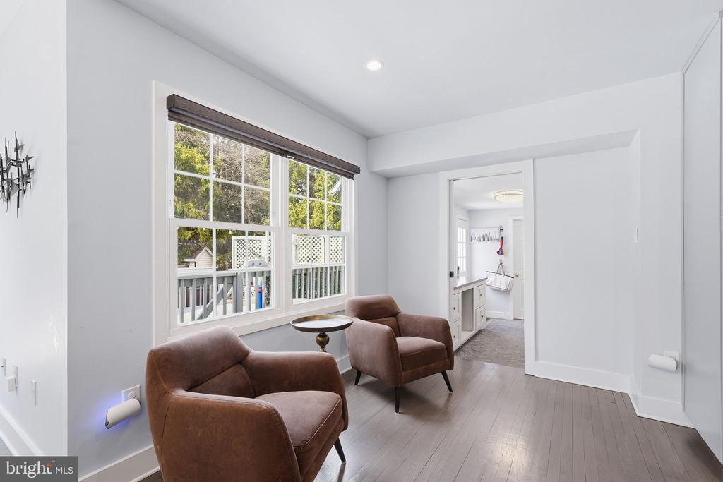 207 UPSHIRE CIRCLE