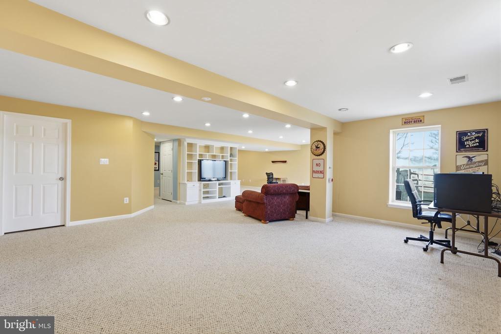 23619 WHITE PEACH COURT